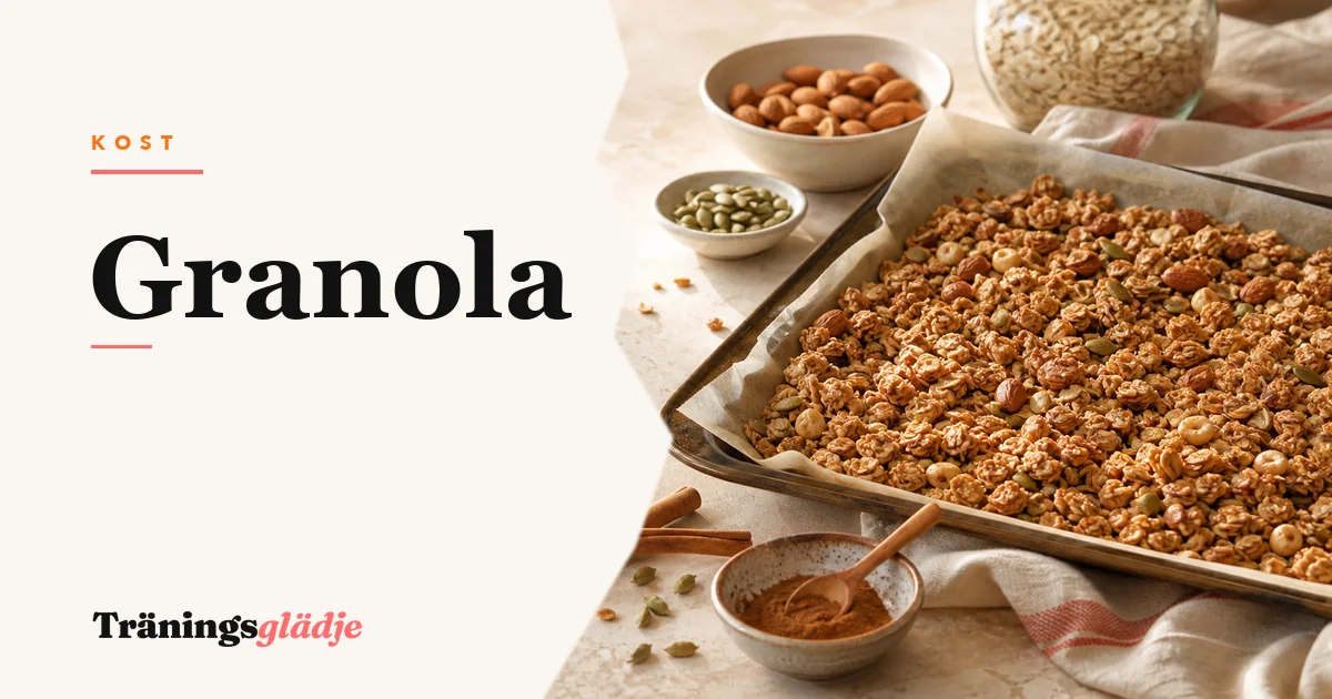 Gyllenbrun hemgjord granola med mandlar och frön på bakplåtspapper